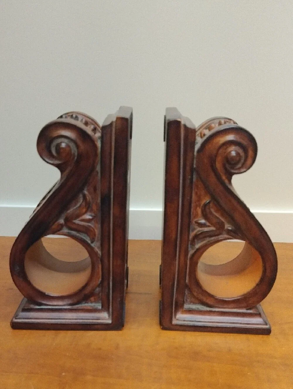 Ornate Decorative Resin Corbels in Warm Brown
